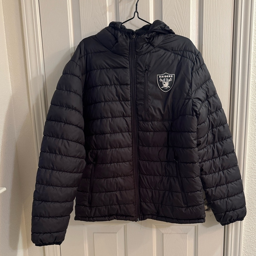 Raiders NFL Team Apparel Football Puffer Jacket Black Medium Men’s Las Vegas